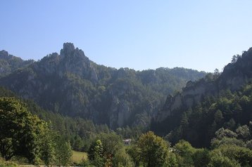 Slovacia Chata Súľov - Hradná, Exteriorul